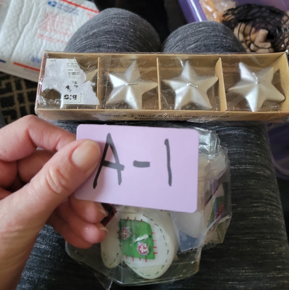 Nwot lot of floating candles stars and mittens - Picture 6 of 6